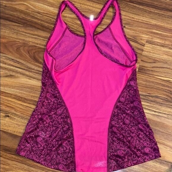 Old Navy Pink Paisley Active Tank Womens Size XS - Picture 2 of 2